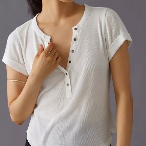 Pilcro Ribbed Henley Tee Any way you button it, the Andie is essential. Crafted - Picture 12 of 13